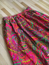 Load image into Gallery viewer, 1960’s Vintage Bright Paisley Skirt