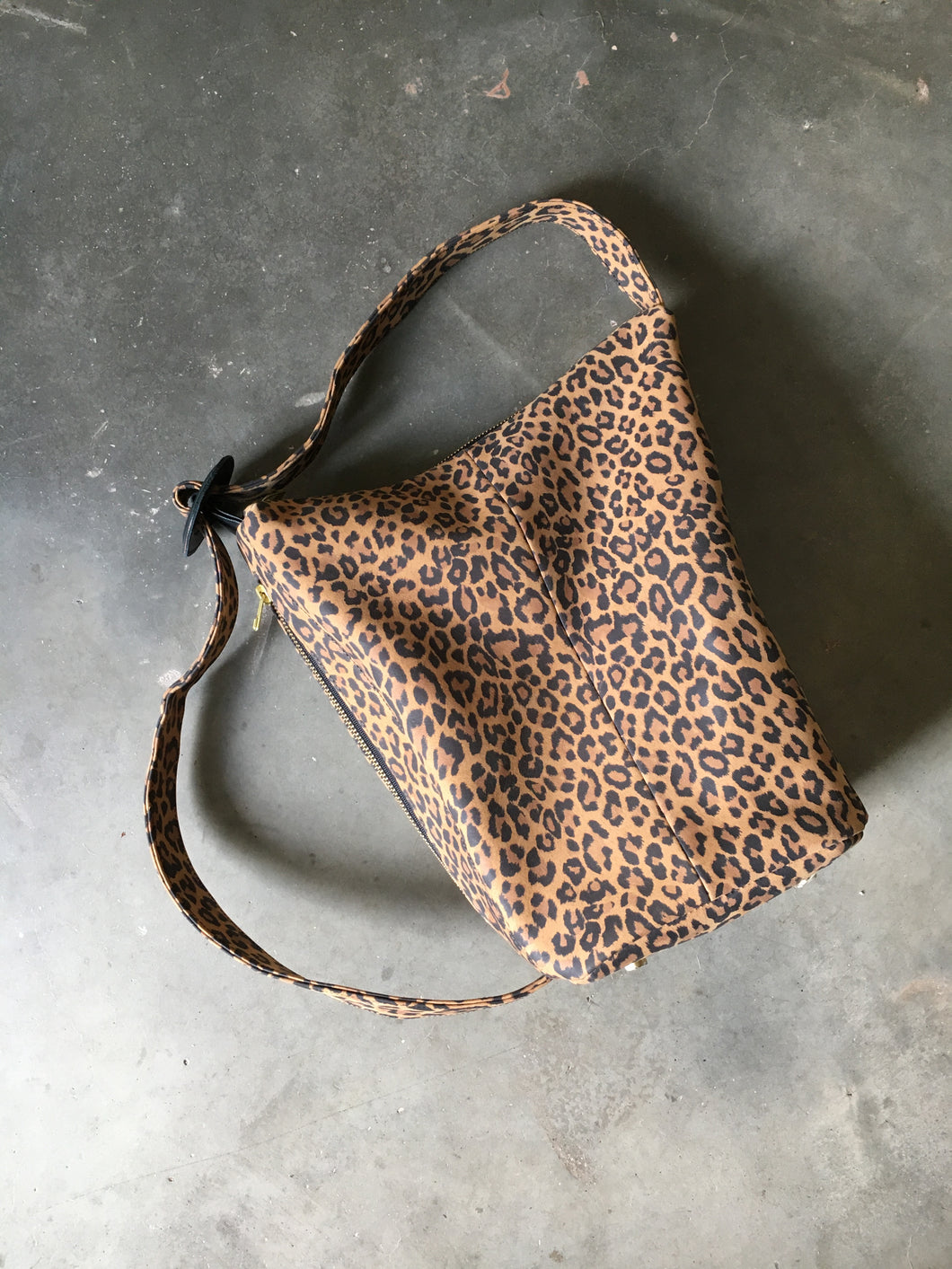 Shoulder Bucket / Sling Bag in Leopard