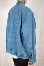 Load image into Gallery viewer, 90s Bill Blass Medium Wash Denim Jacket