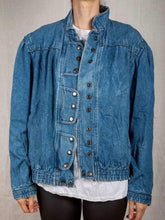 Load image into Gallery viewer, 1980s - 90s Medium Wash Snap Detail Denim Jacket