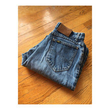 Load image into Gallery viewer, Vintage Lee Medium Wash High Rise Straight Leg Jeans Size 14