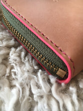 Load image into Gallery viewer, Natural Handmade Leather Zip Wallet Detail Shot Exterior