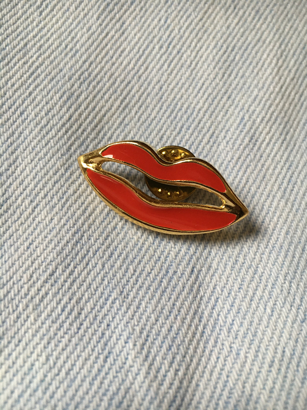 Lips Pin