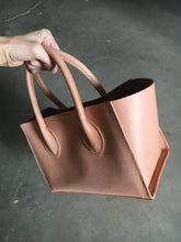 Load image into Gallery viewer, natural leather tote bag
